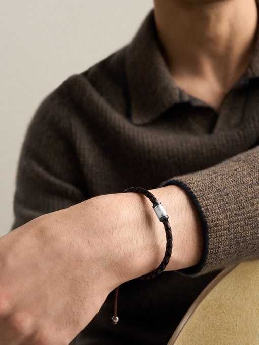 Machine Rondelles Brown Leather Station Bracelet